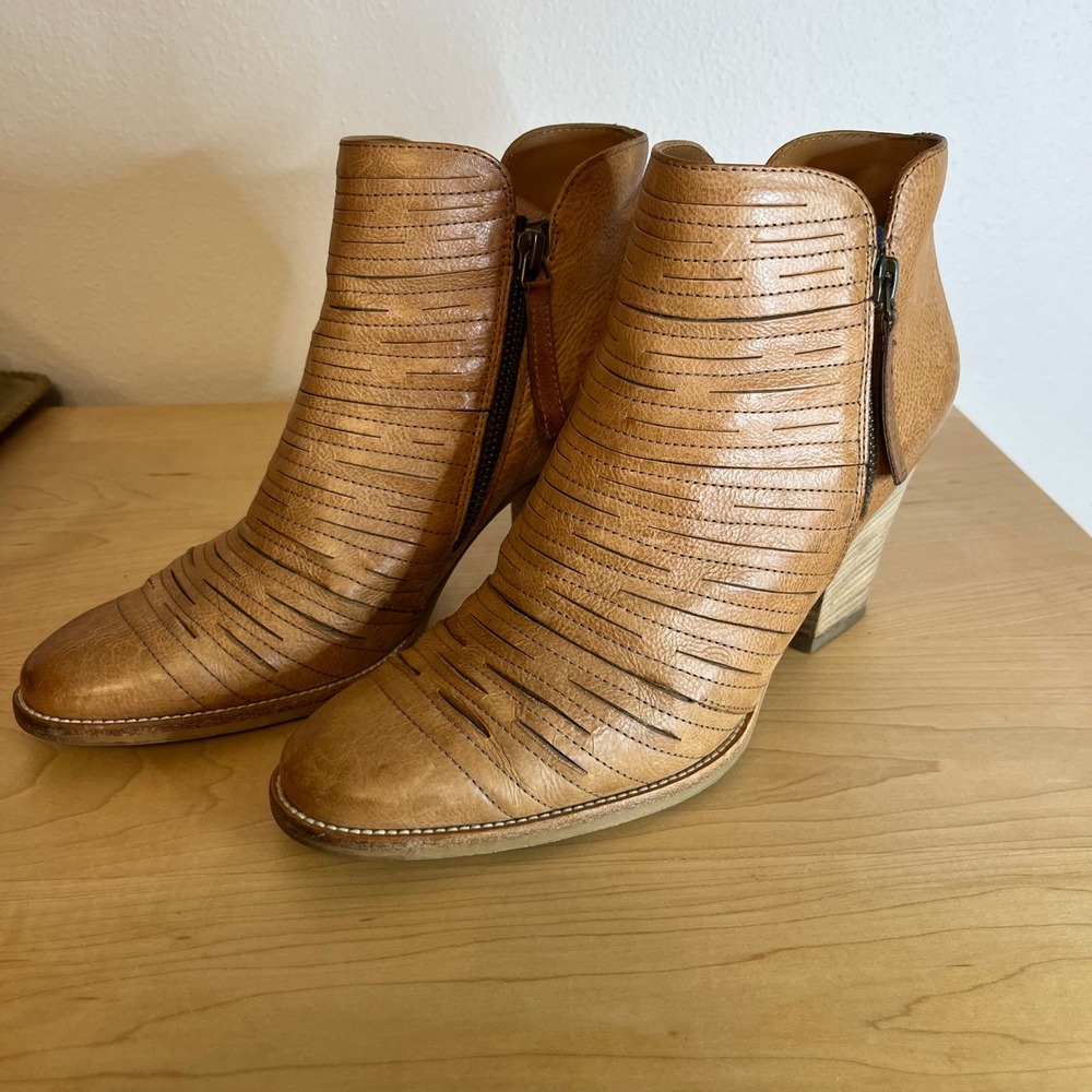 Paul Green Women's Malibu Sliced Bootie Tan Size‎ 5 Zip Top